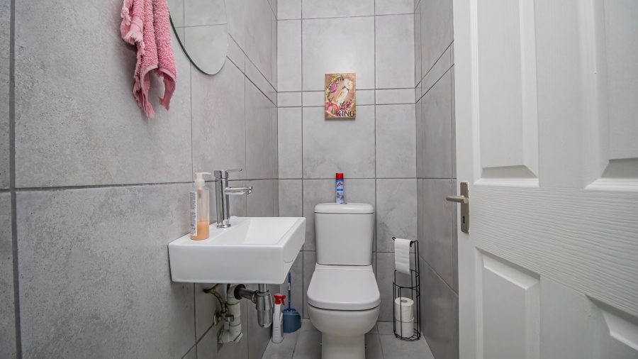 3 Bedroom Property for Sale in Mossel Bay Ext 15 Western Cape